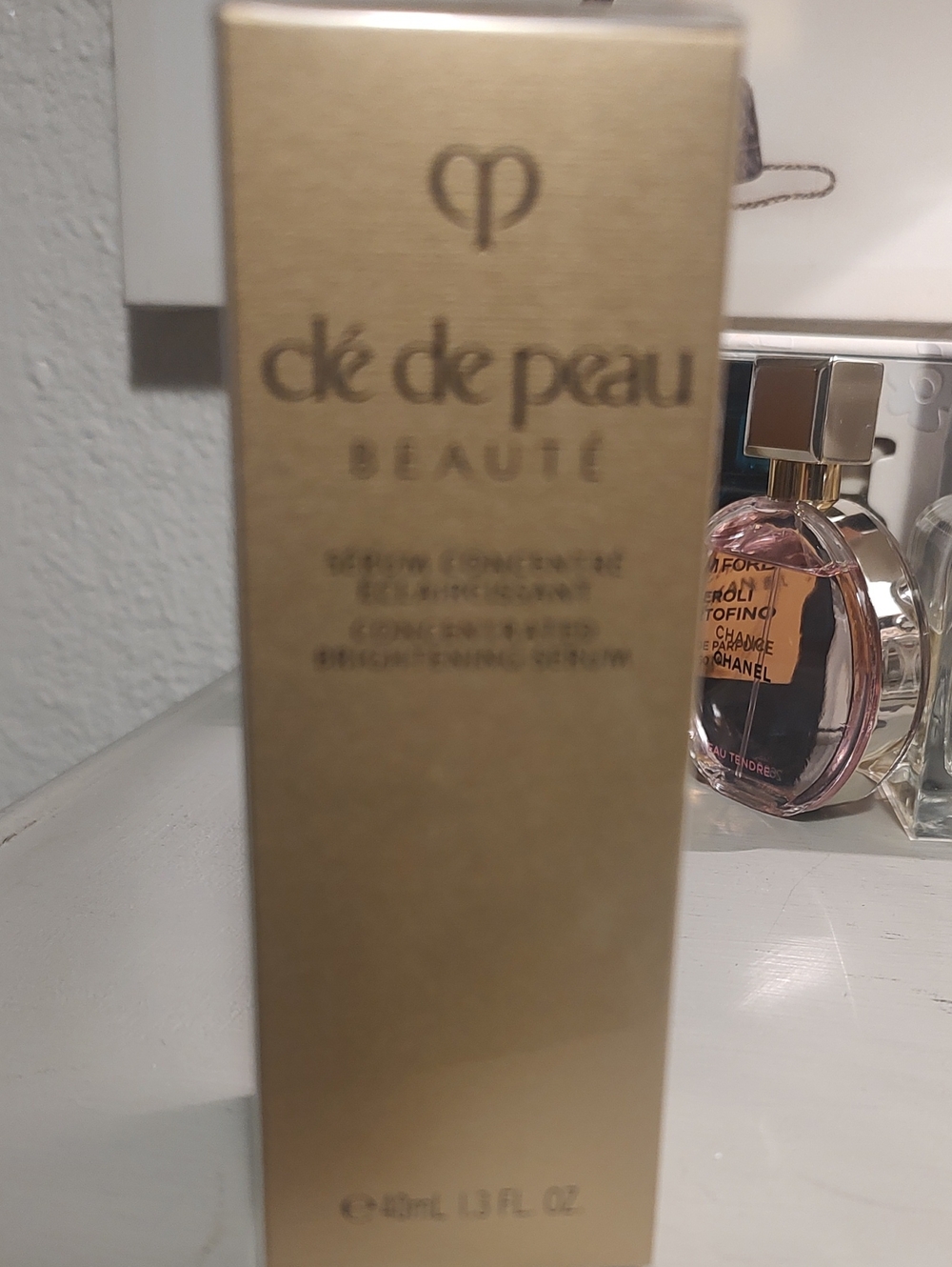 cle de peau Beauté Brightening Serum - Gold